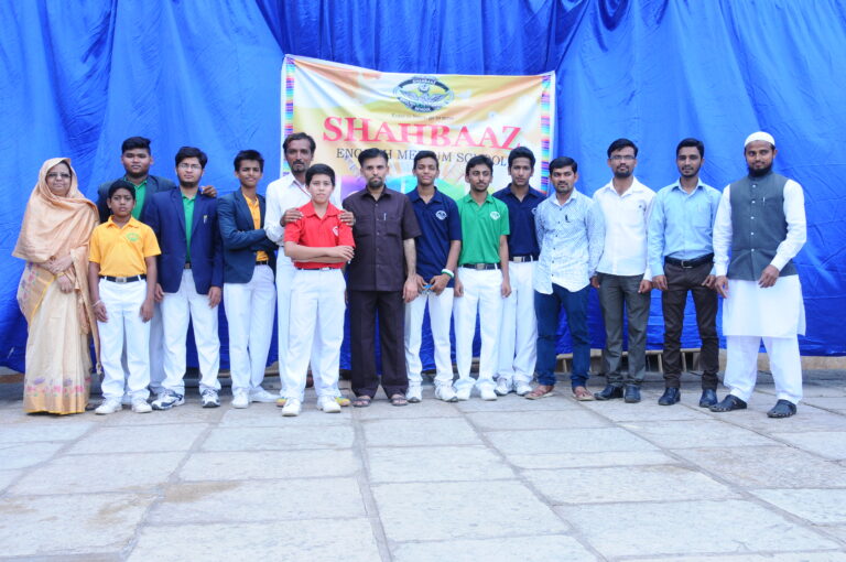 Shahbaaz school and PU college Gulbarga staff with students